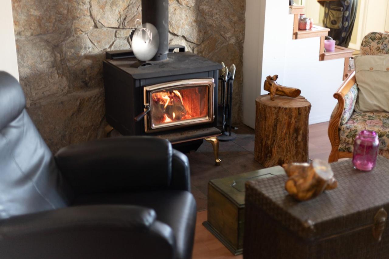 Rose Cottage Bed & Breakfast Valemount Exterior photo