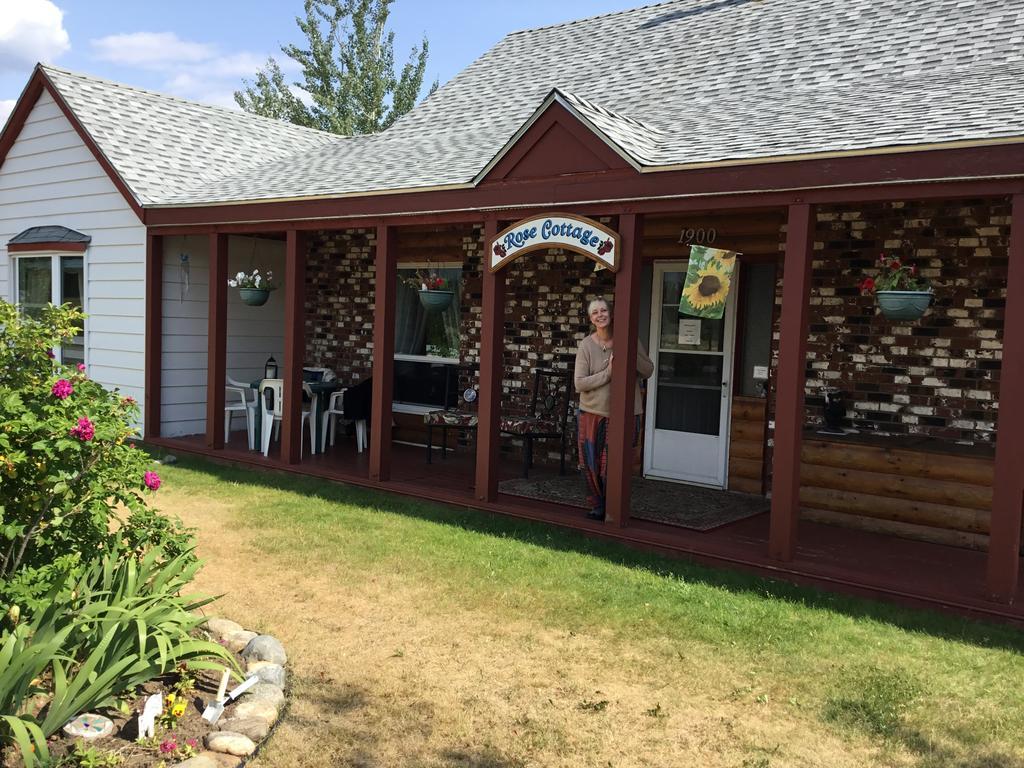 Rose Cottage Bed & Breakfast Valemount Exterior photo