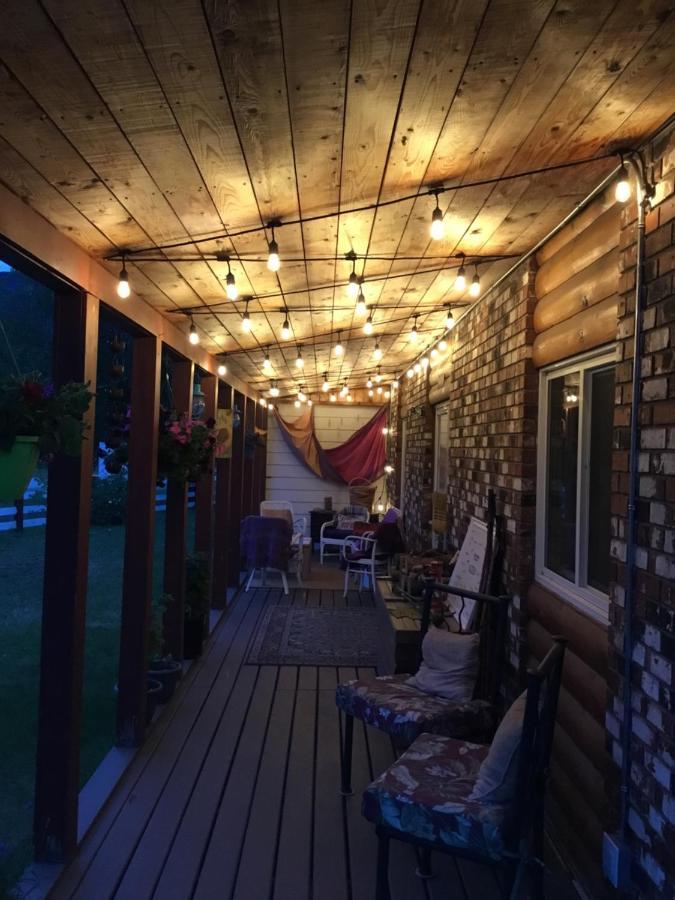 Rose Cottage Bed & Breakfast Valemount Exterior photo